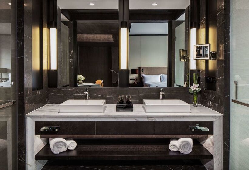 استراحتگاه Hilton Ningbo Dongqian Lake