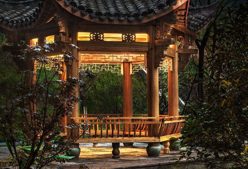 استراحتگاه Hilton Ningbo Dongqian Lake