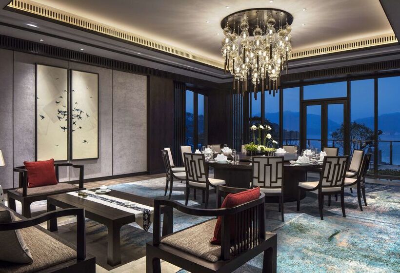 استراحتگاه Hilton Ningbo Dongqian Lake