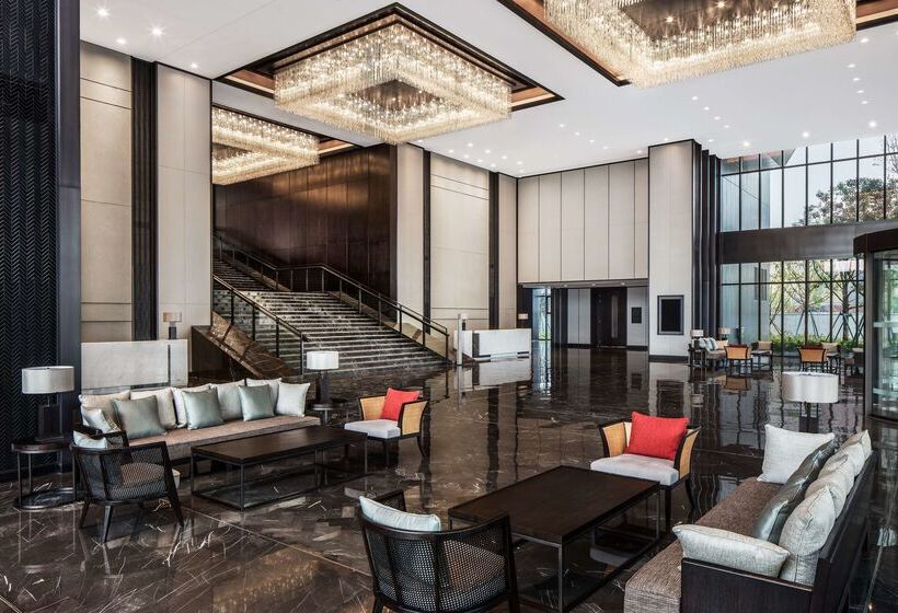 استراحتگاه Hilton Ningbo Dongqian Lake