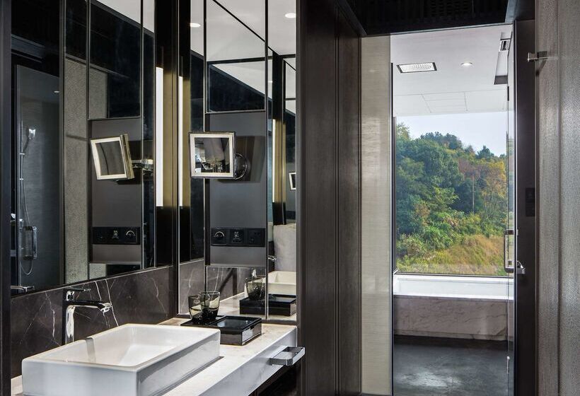 استراحتگاه Hilton Ningbo Dongqian Lake
