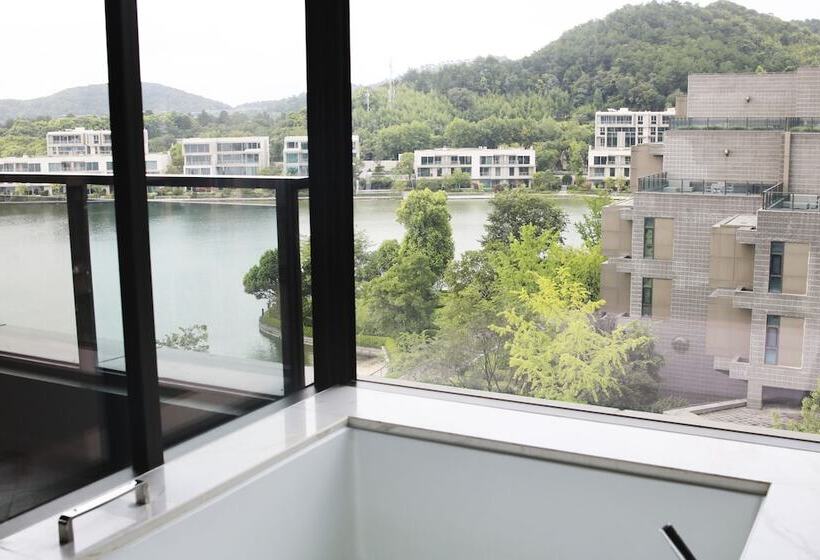 استراحتگاه Hilton Ningbo Dongqian Lake