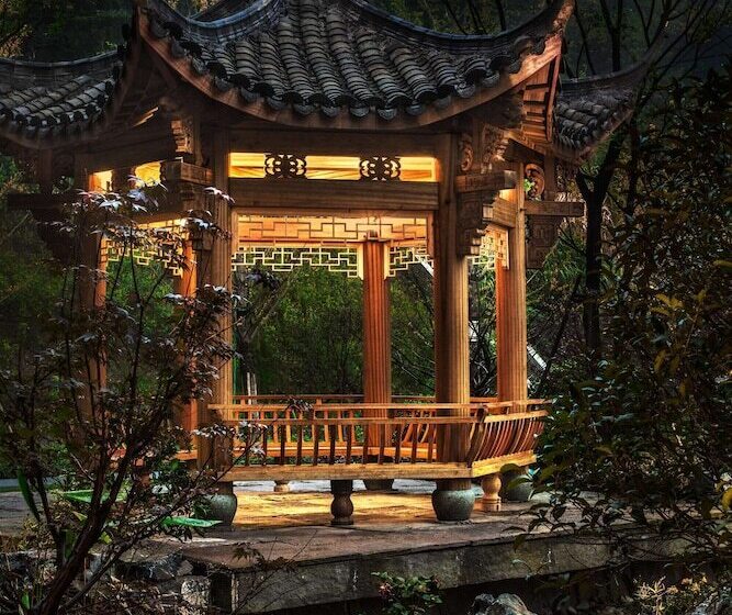 استراحتگاه Hilton Ningbo Dongqian Lake