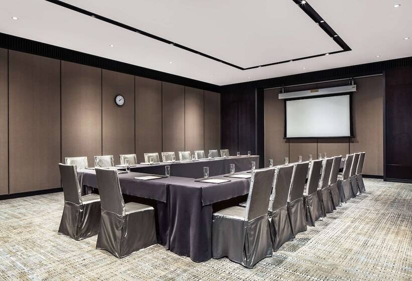 استراحتگاه Hilton Ningbo Dongqian Lake