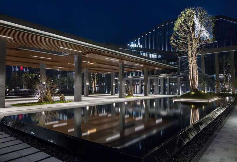 استراحتگاه Hilton Ningbo Dongqian Lake