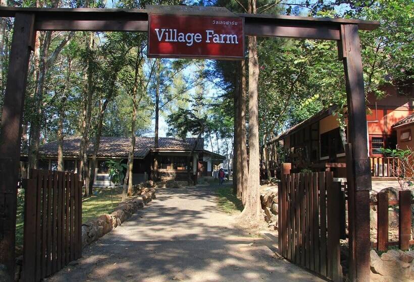 استراحتگاه Village Farm & Winery