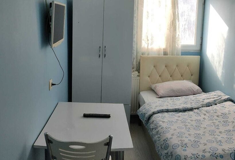 اقامتگاه Golden Halich Hostel