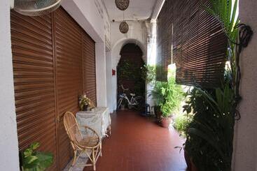 Cocoa Mews Cafe & Homestay Hostel