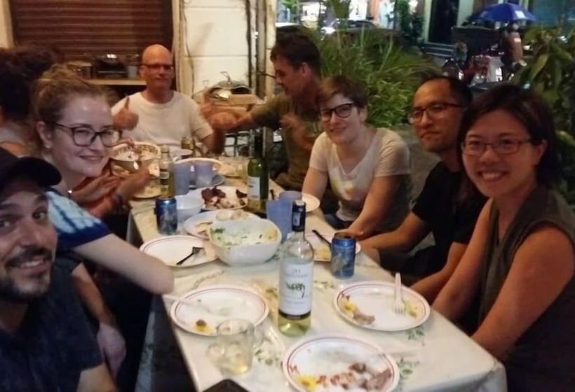 Cocoa Mews Cafe & Homestay   Hostel