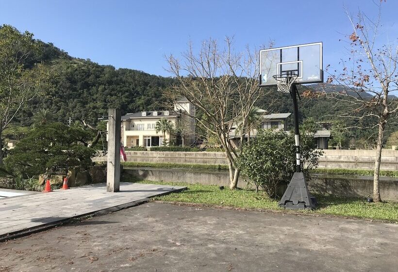 تختخواب و صبحانه 35 A Li Bnb