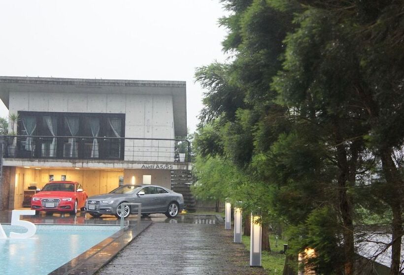 تختخواب و صبحانه 35 A Li Bnb