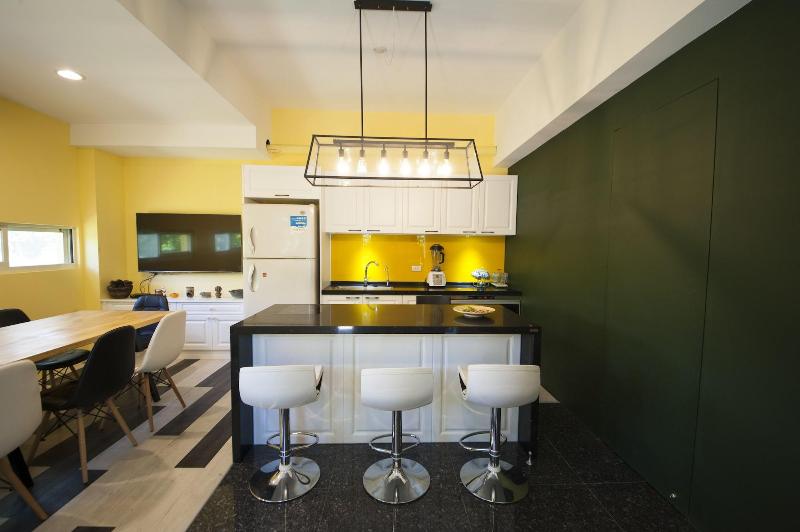 تختخواب و صبحانه Little Sunshine