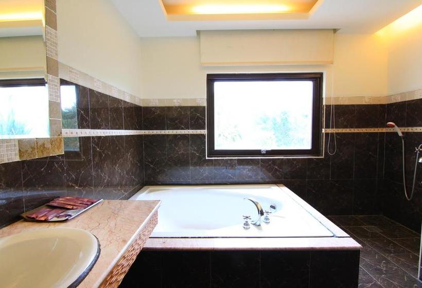 تختخواب و صبحانه Palm Villa Guesthouse