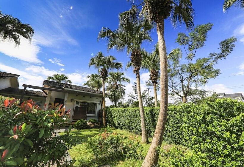 تختخواب و صبحانه The House Of Water