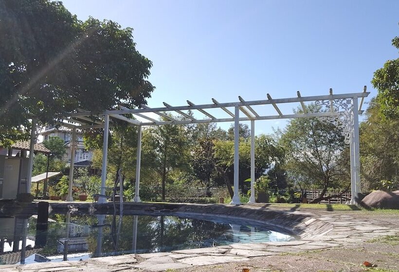 تختخواب و صبحانه The House Of Water