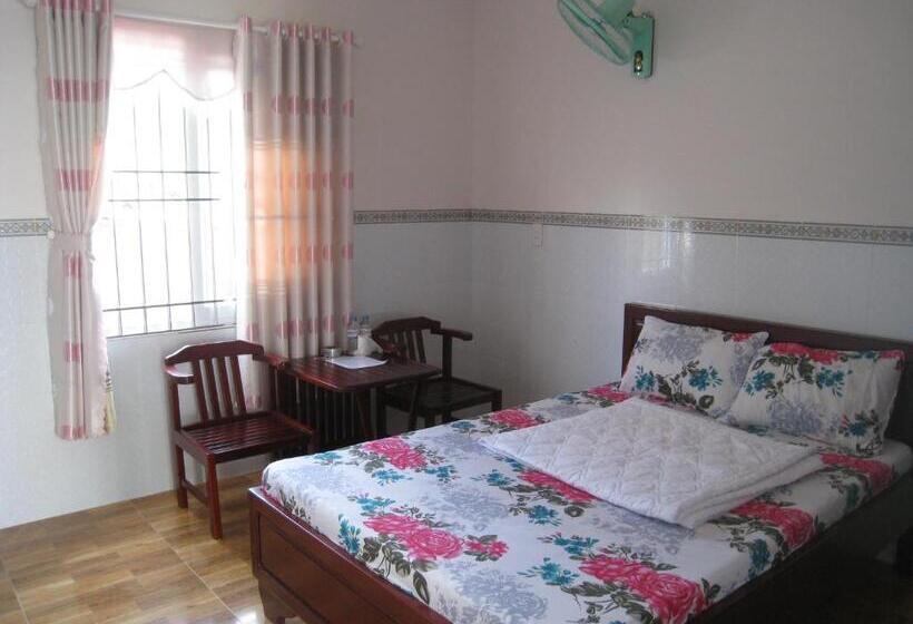 Hoa Sua Motel