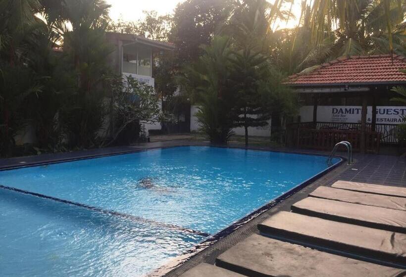 هتل Damith Guest House