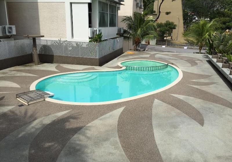 هتل International House