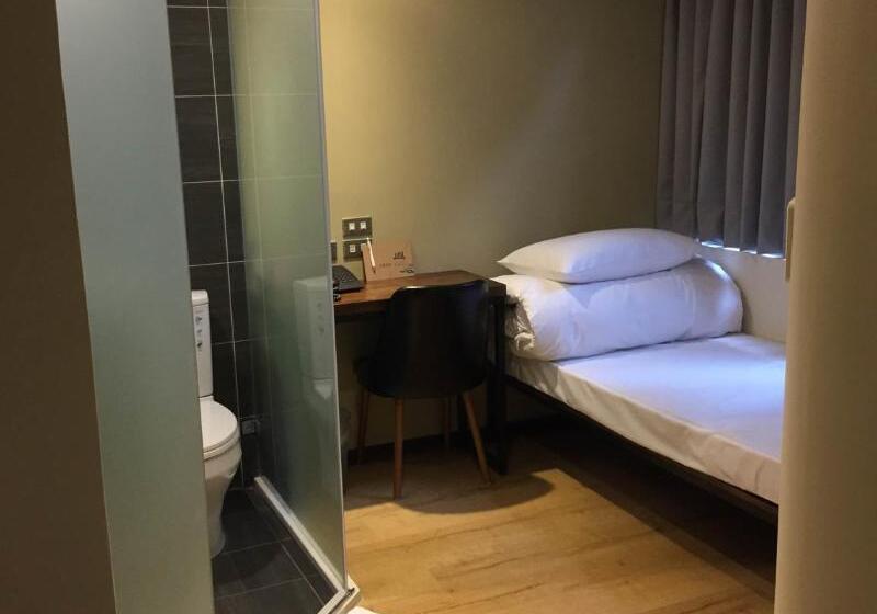 هتل Just Live Inn  Keelung