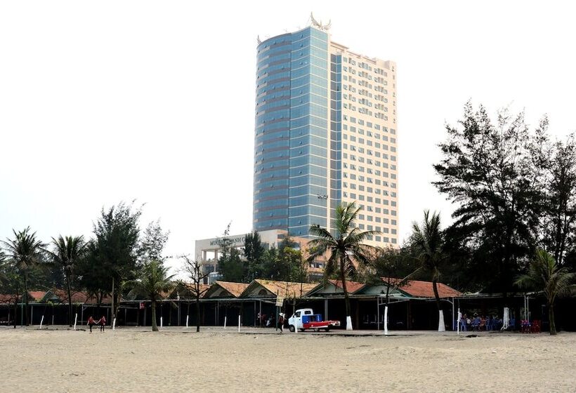 هتل Muong Thanh Grand Cua Lo