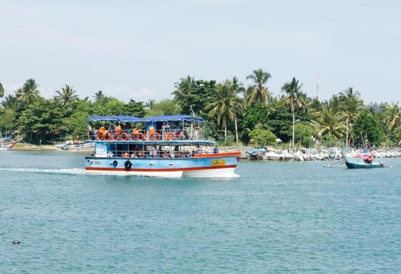 Hotel Paradise Beach Resort & Diving School