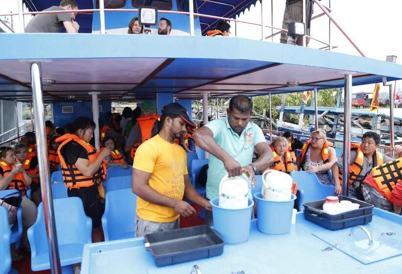 Hotel Paradise Beach Resort & Diving School