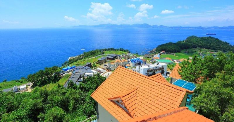 Namhae Montmartre Pension