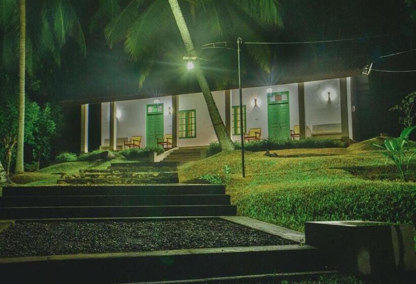 پانسیون Thalpe Walawwa Heritage Villa