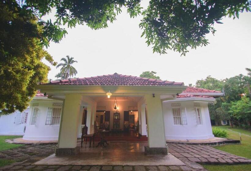 پانسیون Thalpe Walawwa Heritage Villa