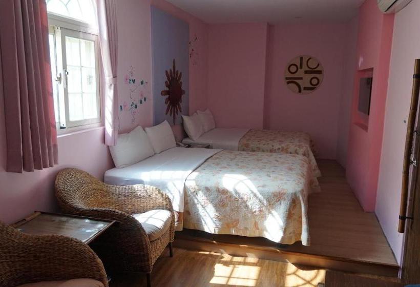 تختخواب و صبحانه A Cup Hostel