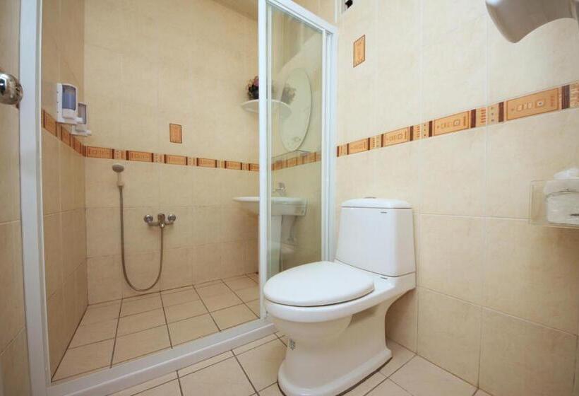 تختخواب و صبحانه Avica Homestay