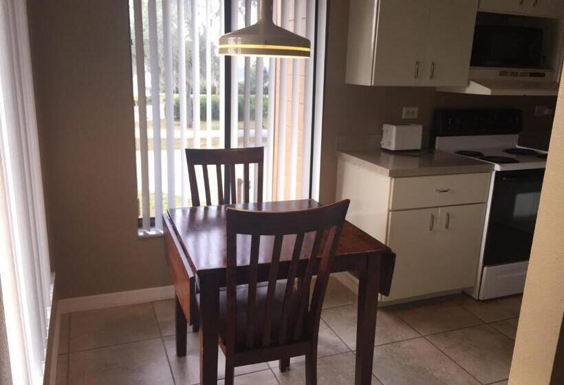 فندق Charlotte Bay Resort