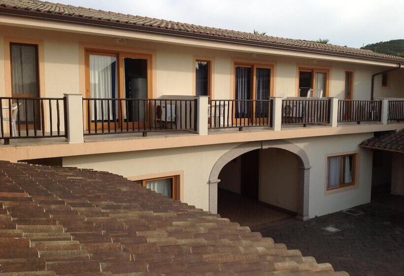 هتل Club Esse Residence Capo D'orso