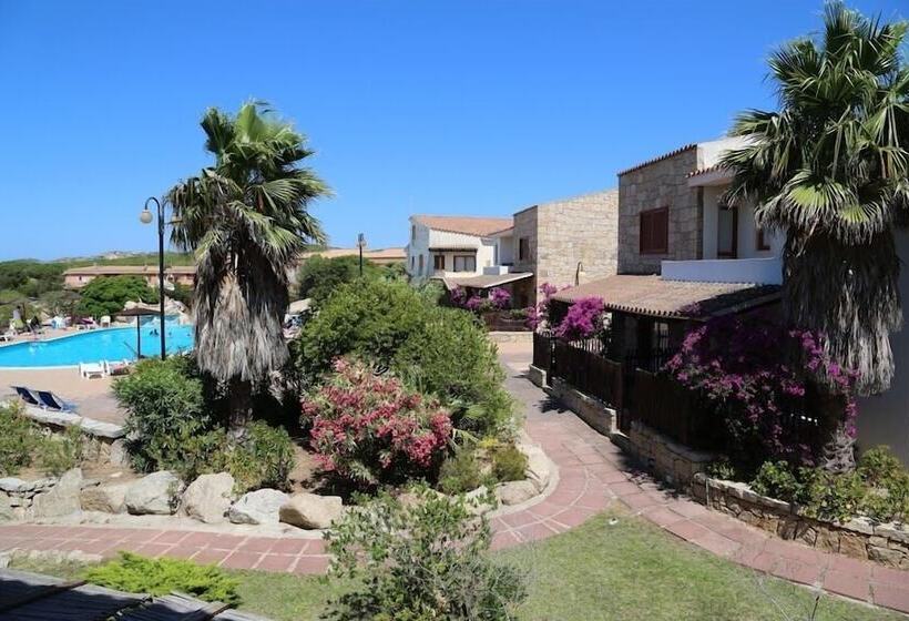 هتل Club Esse Residence Capo D'orso