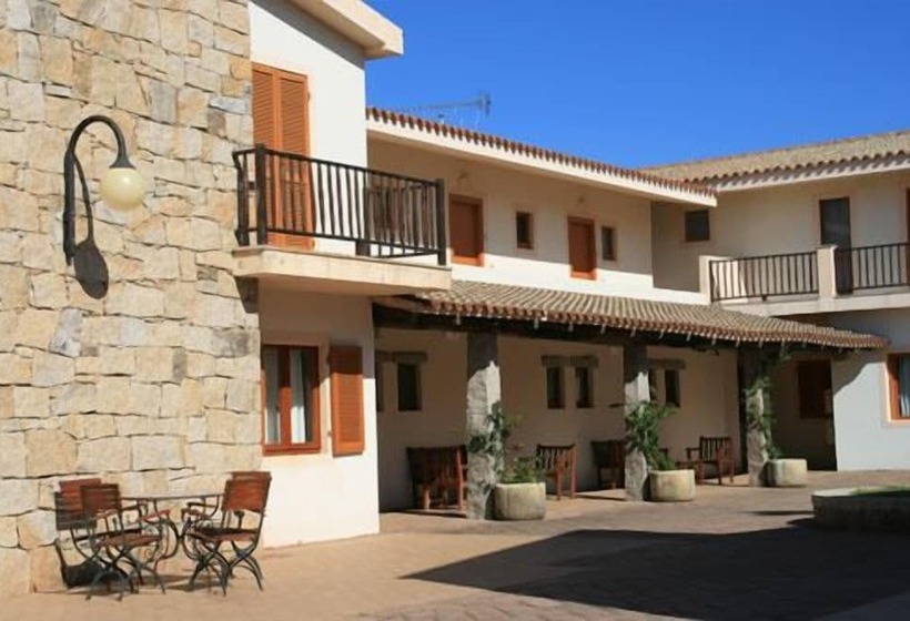 هتل Club Esse Residence Capo D'orso