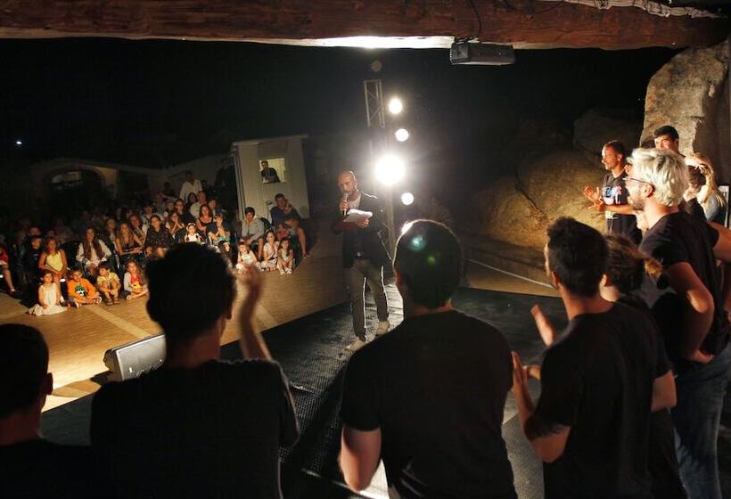 هتل Club Esse Residence Capo D'orso