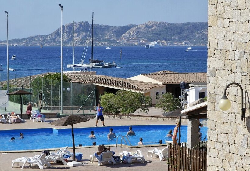 هتل Club Esse Residence Capo D'orso