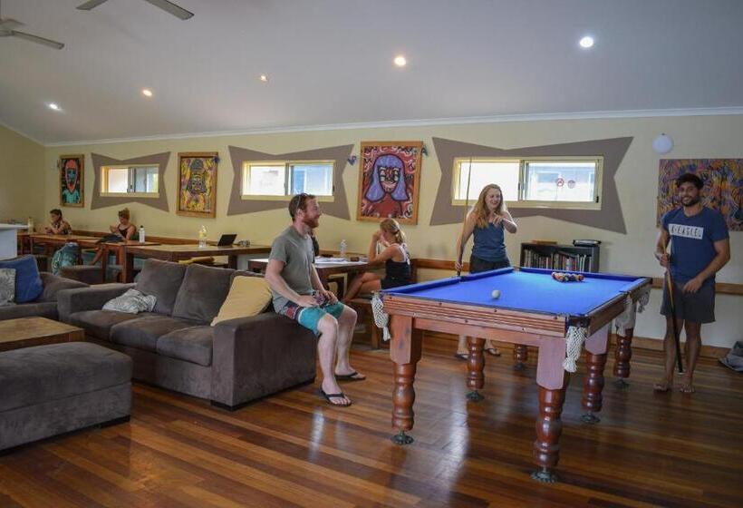 בית מלון כפרי Hervey Bay Flashpackers