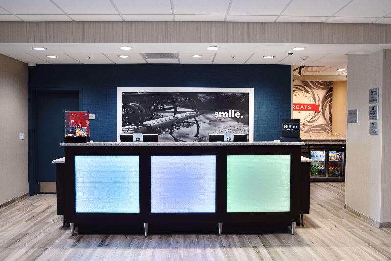 هتل Hampton Inn & Suites Des Moines/urbandale