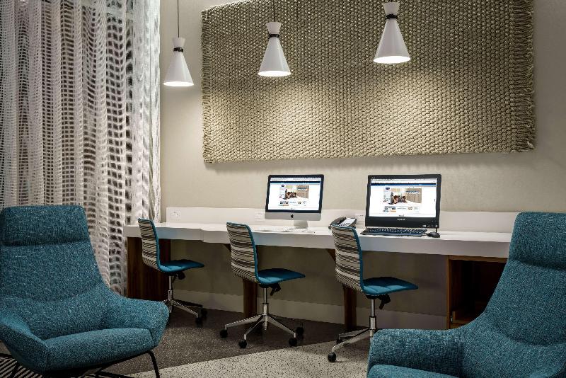 هتل Hampton Inn & Suites Santa Monica