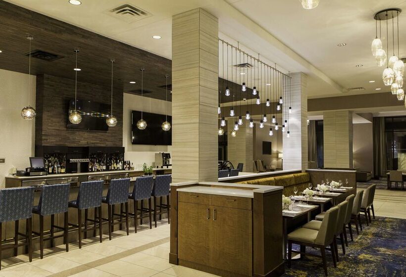 هتل Hilton Garden Inn Minneapolis University Area