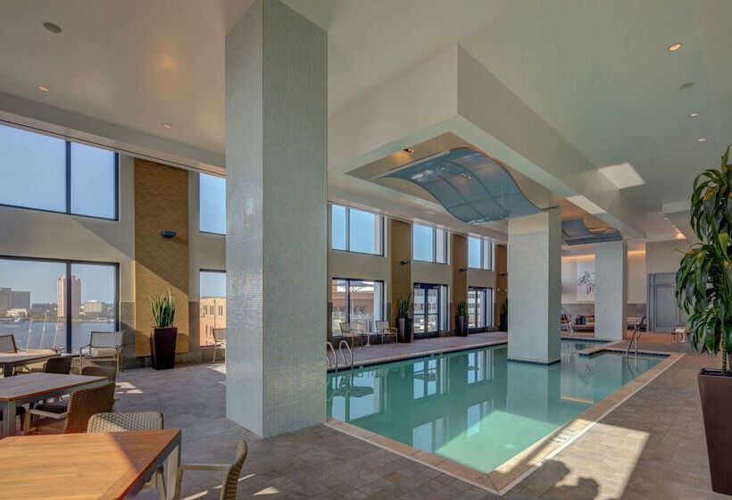هتل Hilton Norfolk The Main