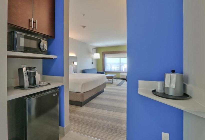 هتل Holiday Inn Express & Suites   Houston East   Beltway 8, An Ihg