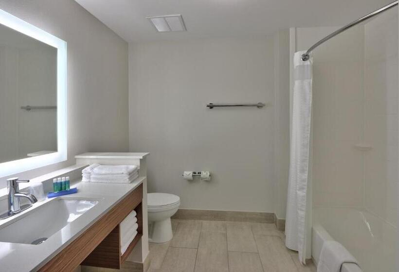 هتل Holiday Inn Express & Suites   Houston East   Beltway 8, An Ihg
