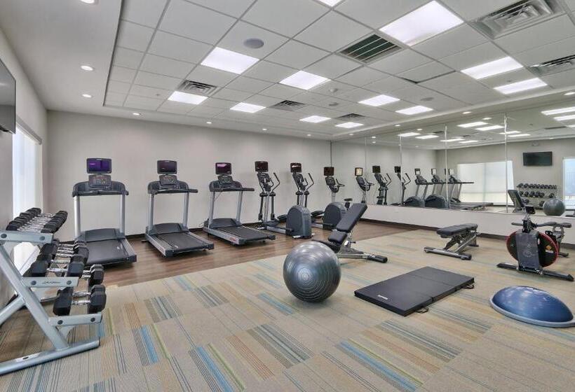 هتل Holiday Inn Express & Suites   Houston East   Beltway 8, An Ihg