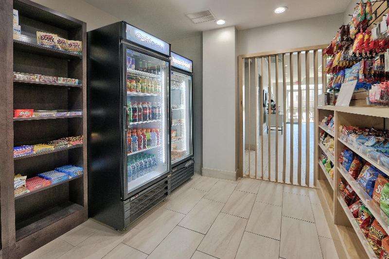 هتل Holiday Inn Express & Suites   Houston East   Beltway 8, An Ihg