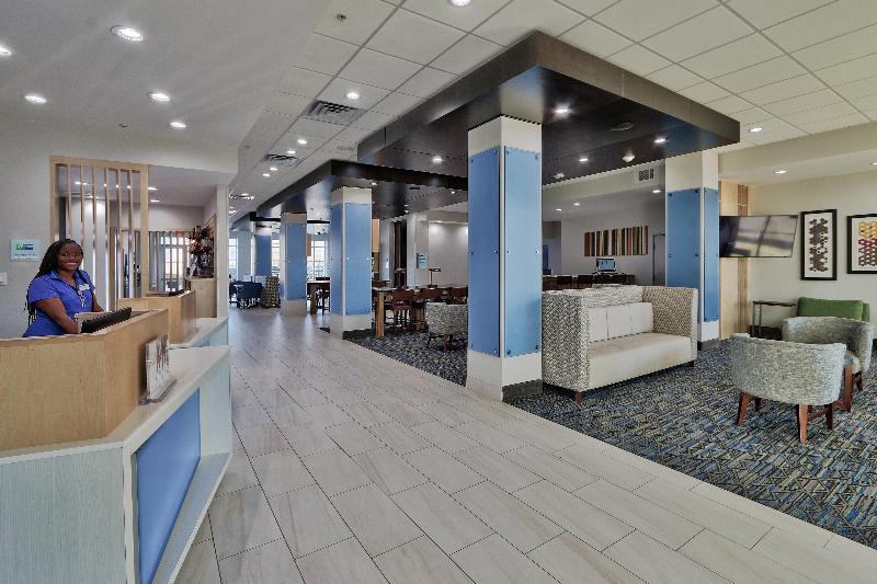 هتل Holiday Inn Express & Suites   Houston East   Beltway 8, An Ihg