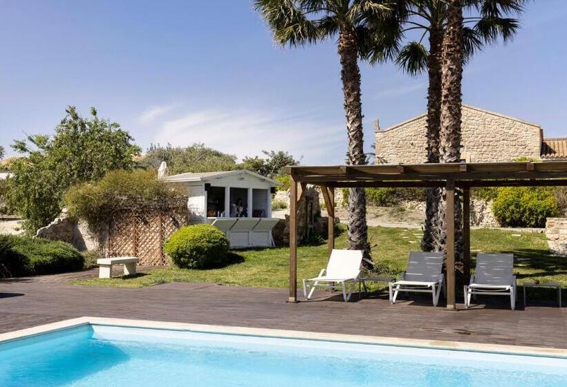 هتل Masseria Del Carrubo