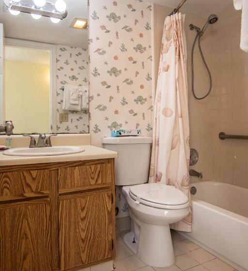 فندق Palm Beach Waterfront Suites