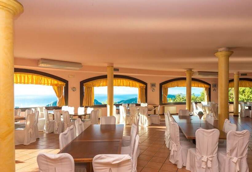 فندق Pietre Rosse Residence Club Palinuro